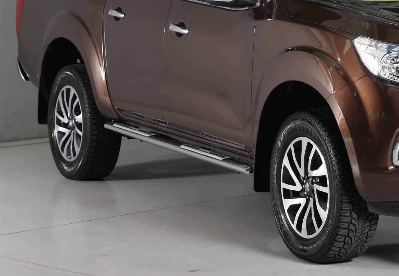 Pedane Laterali Ovali Inox Design Nissan Navara Np300 2016+ Doppia Cab