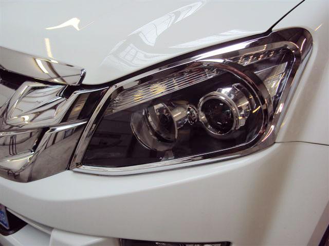 Modanature Cromate Fari Anteriori Isuzu Dmax 2012+ (La Coppia)