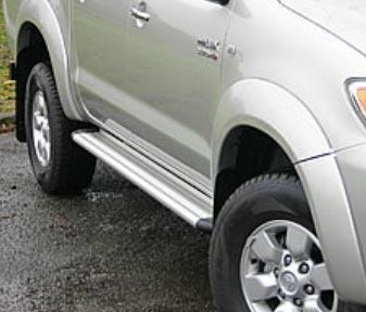 Pedane Laterali Alluminio S50 Toyota Hilux 2016+ Doppia Cabina