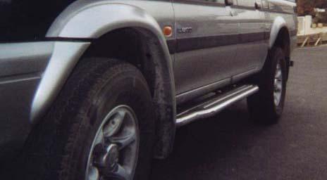 Pedane Laterali Inox Ø50 Mutsubishi L200 1997/2005 (Saud Simple Cab)